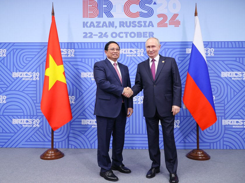 Trong khu&ocirc;n khổ tham dự Hội nghị c&aacute;c Nh&agrave; l&atilde;nh đạo Nh&oacute;m BRICS mở rộng 2024, Thủ tướng Phạm Minh Ch&iacute;nh đ&atilde; c&oacute; cuộc hội đ&agrave;m với Tổng thống Li&ecirc;n bang Nga Vladimir Putin. (Ảnh: VGP).