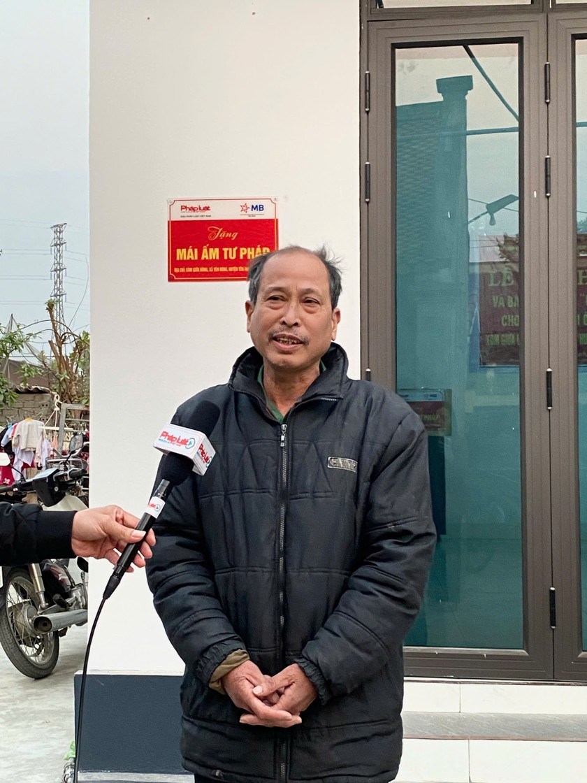 &Ocirc;ng L&ecirc; Hữu Đa x&uacute;c động chia sẻ với ph&oacute;ng vi&ecirc;n B&aacute;o Ph&aacute;p luật Việt Nam.