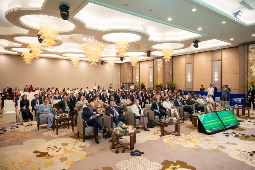 C&aacute;c đại biểu dự phi&ecirc;n khai mạc Hội nghị Ban Chấp h&agrave;nh Li&ecirc;n minh Nghị viện Ph&aacute;p ngữ. (Ảnh: NL)
