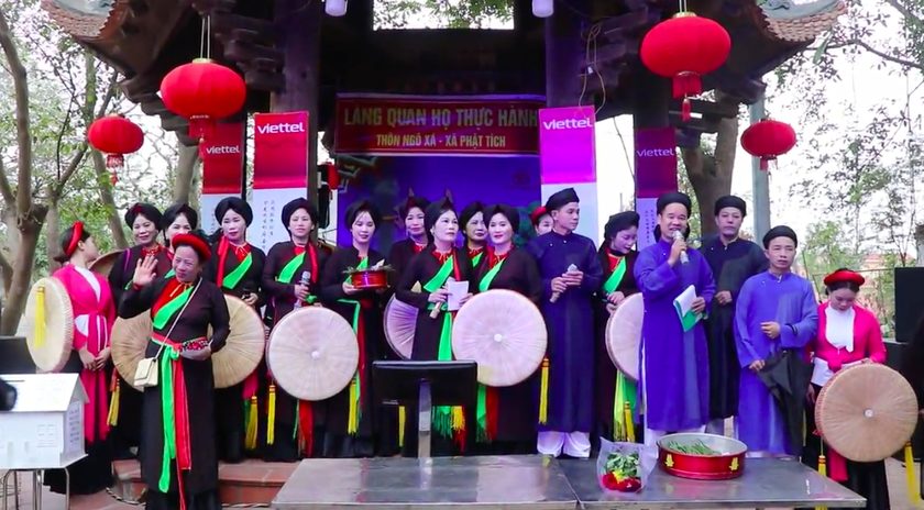 Đông đảo du khách trẩy hội Lim Xuân Ất Tỵ