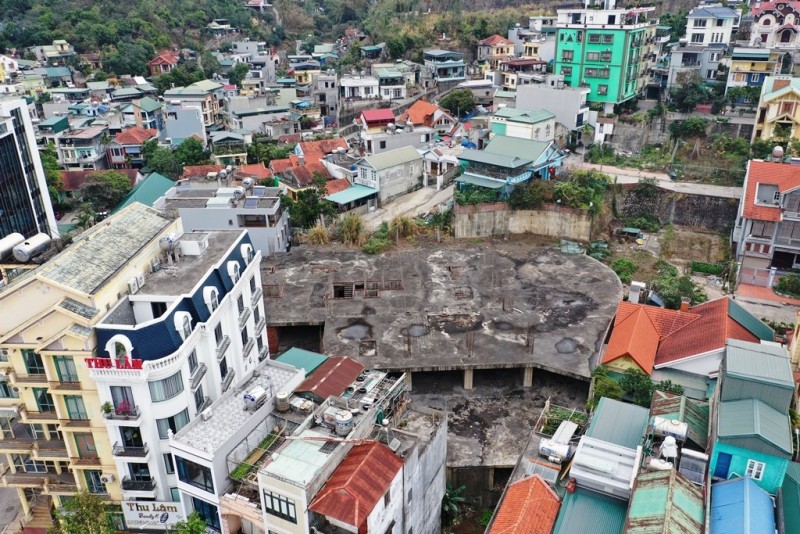 Quảng Ninh: Cận cảnh dự án Tòa nhà chung cư Quawaco, hoang tàn sau 15 năm khởi công