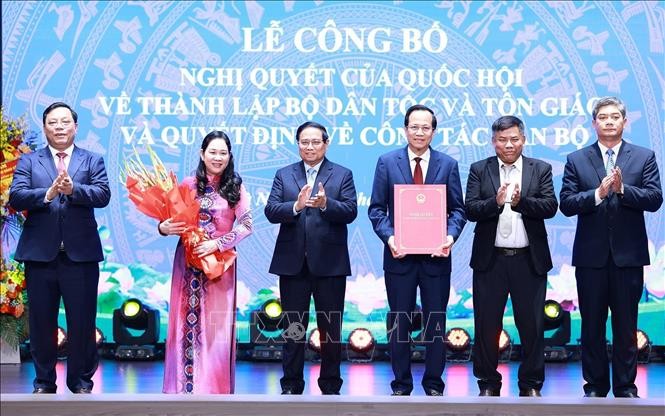 Thủ tướng: Phát huy hơn nữa đóng góp của các dân tộc, tôn giáo cho xây dựng, bảo vệ Tổ quốc