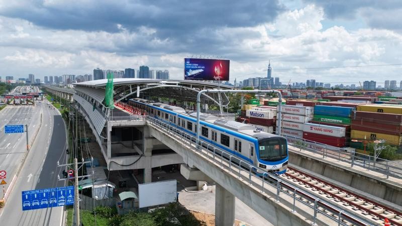 Metro số 1 Bến Th&agrave;nh - Suối Ti&ecirc;n tại TP HCM. (Ảnh trong b&agrave;i: Trường Giang)