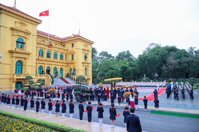 Đ&acirc;y l&agrave; chuyến thăm đầu ti&ecirc;n của người đứng đầu Ch&iacute;nh phủ Kyrgyzstan đến Việt Nam kể từ khi hai nước thiết lập quan hệ ngoại giao - Ảnh: VGP/Nhật Bắc