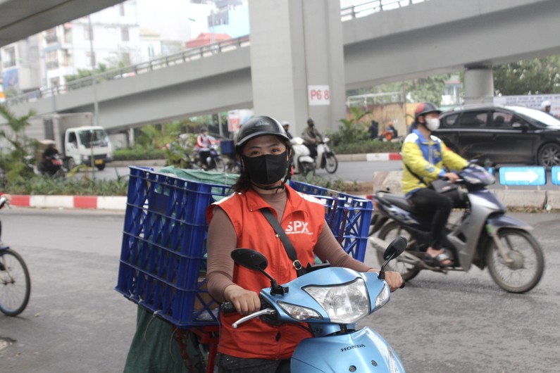 Chị Nguyễn Th&ugrave;y Linh lu&ocirc;n mong muốn những ng&agrave;y đặc biệt như Quốc tế Phụ nữ 8/3 c&oacute; thể về thăm mẹ.