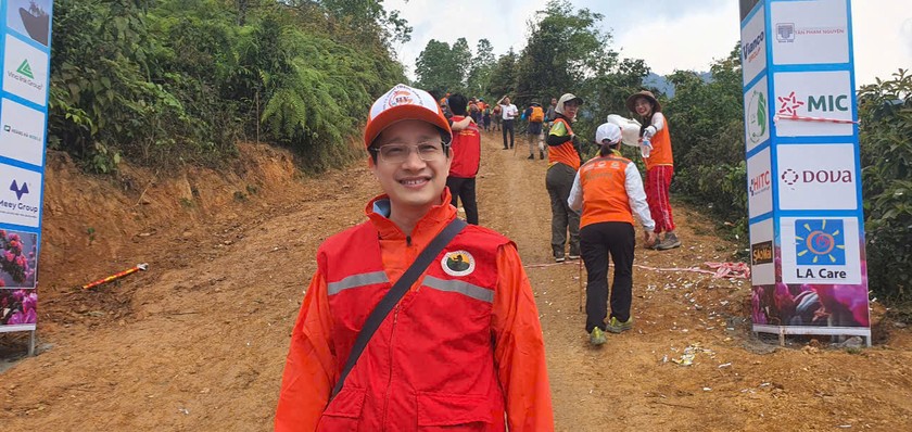 Người đầu ti&ecirc;n 'c&aacute;n đ&iacute;ch' 'Bước ch&acirc;n tr&ecirc;n m&acirc;y' lần II - chinh phục đỉnh T&agrave; X&ugrave;a  ảnh 14