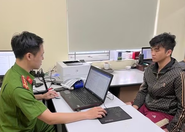 Bắt giữ nam sinh viên điều khiển xe máy tông nữ công nhân môi trường tử vong
