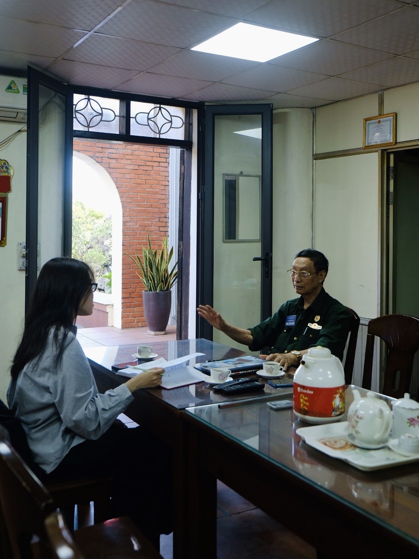 Đại t&aacute; Đồng Xu&acirc;n Hiển chia sẻ với ph&oacute;ng vi&ecirc;n về những ng&agrave;y chiến đấu tại chiến trường.