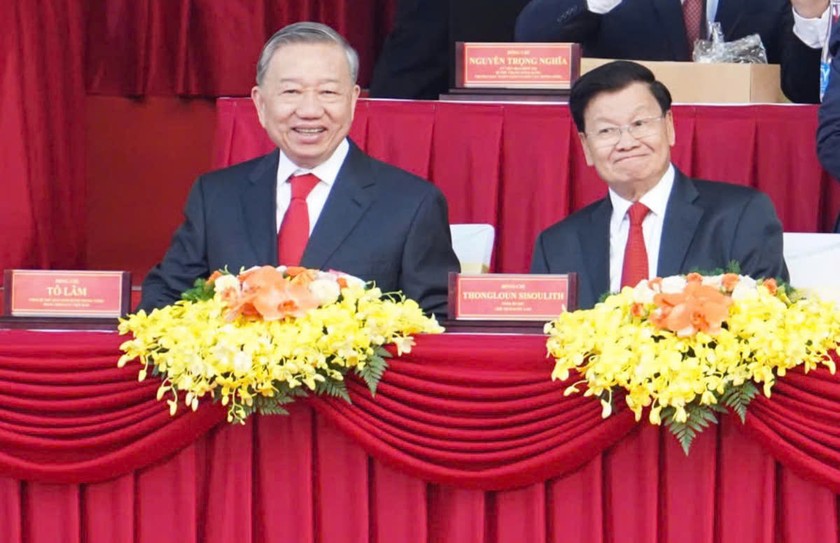 H&ugrave;ng tr&aacute;ng cảnh diễu binh, diễu h&agrave;nh cấp Nh&agrave; nước s&aacute;ng 30/4 ảnh 1