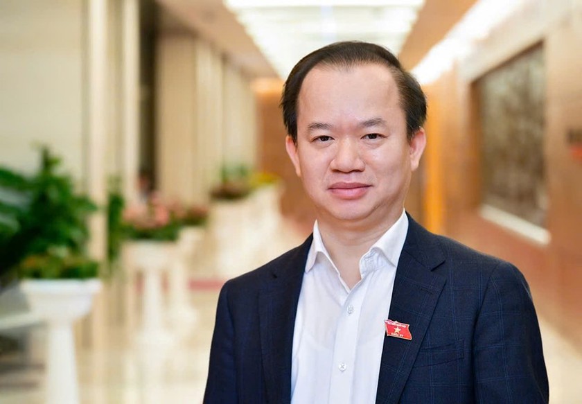 PGS.TS B&ugrave;i Ho&agrave;i Sơn - Ủy vi&ecirc;n Thường trực Ủy ban Văn h&oacute;a, Gi&aacute;o dục Quốc hội.