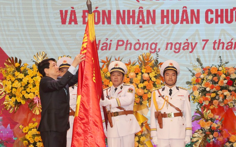 Chủ tịch nước Lương Cường trao Huân chương Hồ Chí Minh tặng Quân chủng Hải quân.