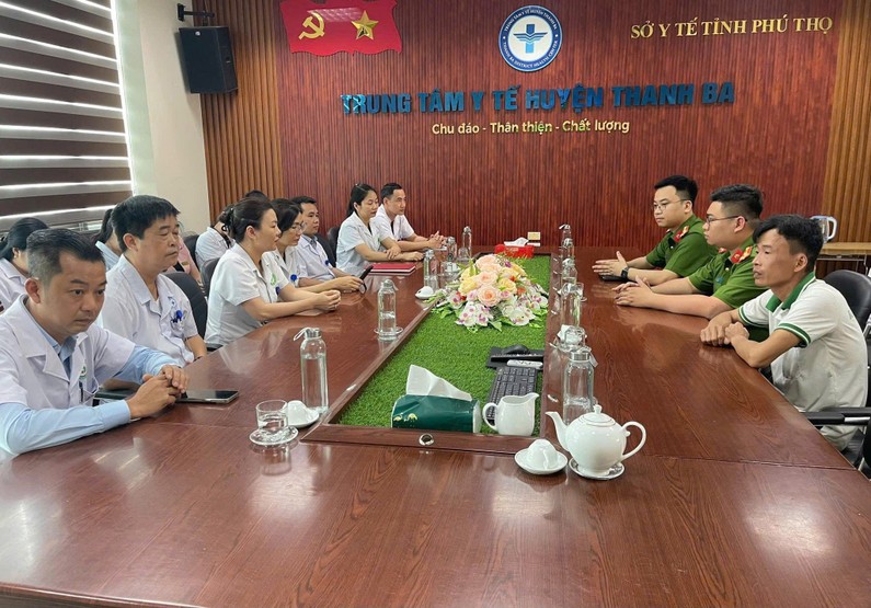 Người tấn c&ocirc;ng nh&acirc;n vi&ecirc;n Trung t&acirc;m y tế huyện Thanh Ba đ&atilde; c&ocirc;ng khai xin lỗi c&aacute;c y, b&aacute;c sĩ.