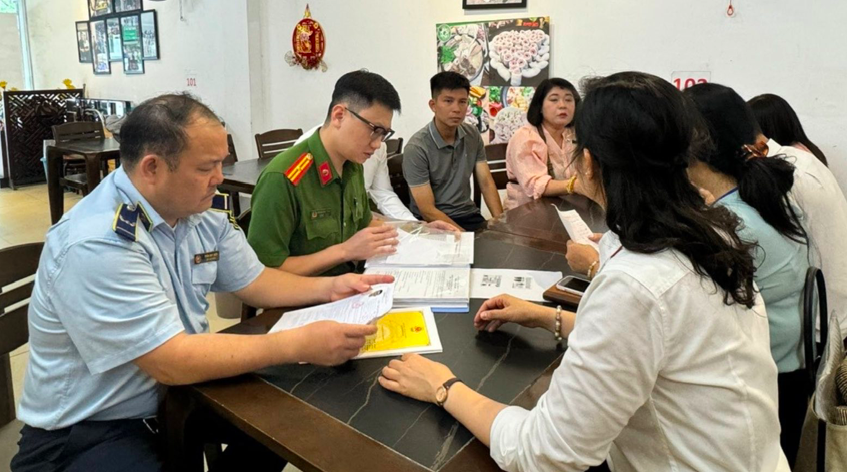 Cơ quan chức năng kiểm tra đối với cơ sở kinh doanh của ông Ngô Quyền Thế.