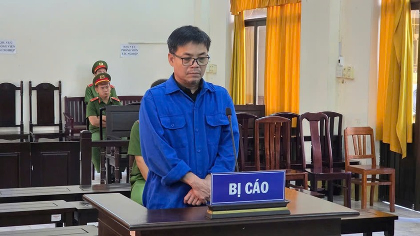 Bị c&aacute;o Phan Ho&agrave;ng Đức tại phi&ecirc;n to&agrave;
