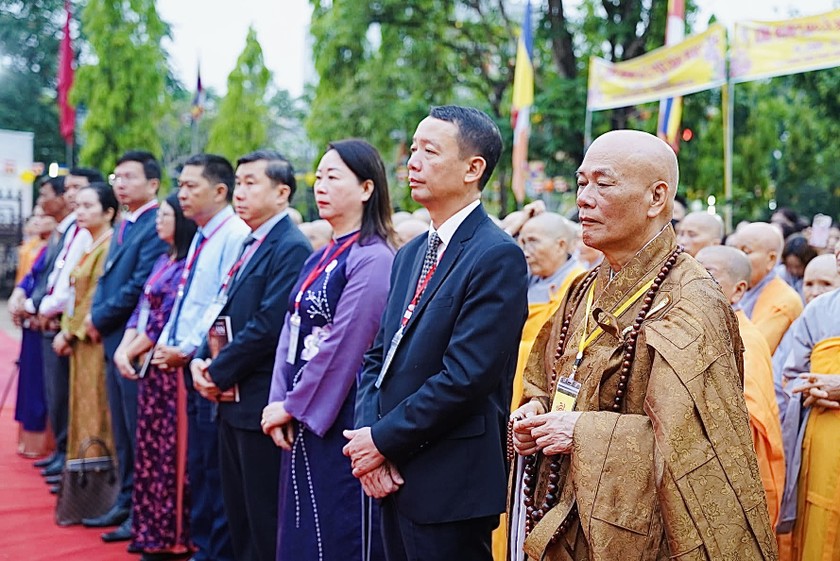 L&atilde;nh đạo TP Huế đến dự buổi lễ.