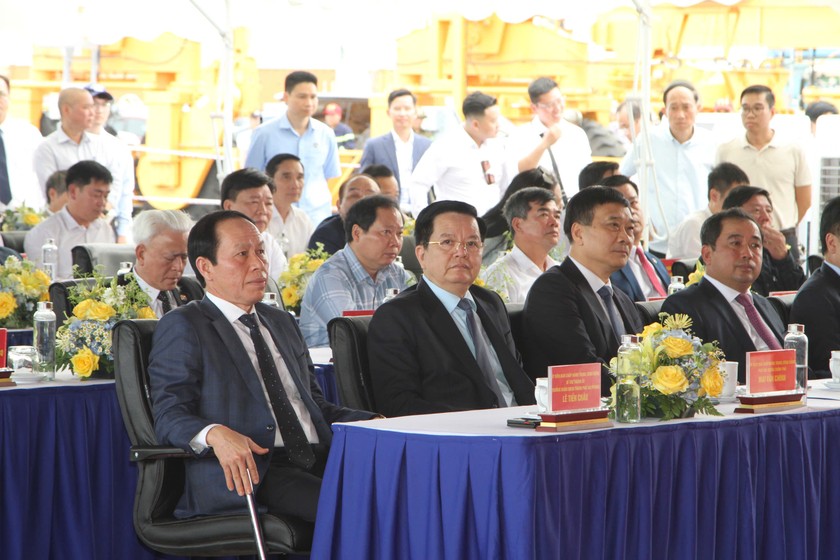 C&aacute;c đại biểu tham dự buổi lễ.