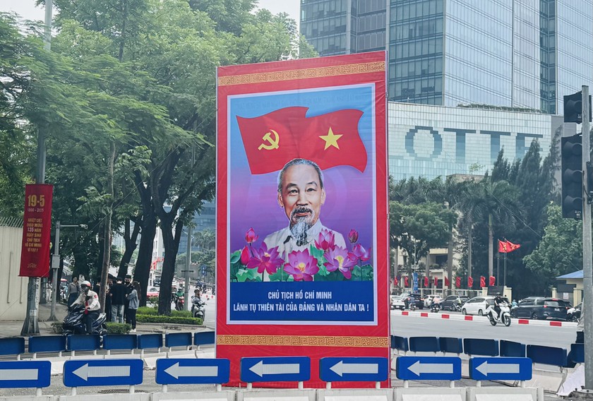 Chủ tịch Hồ Ch&iacute; Minh l&agrave; biểu tượng cao đẹp của chủ nghĩa y&ecirc;u nước ch&acirc;n ch&iacute;nh kết hợp nhuần nhuyễn với chủ nghĩa quốc tế v&ocirc; sản.