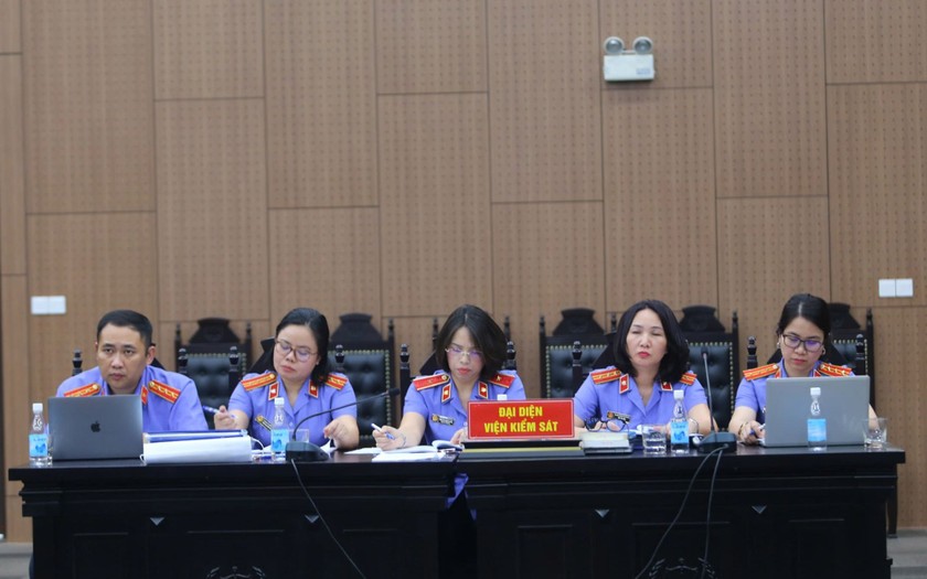 Đại diện VKS tại t&ograve;a.