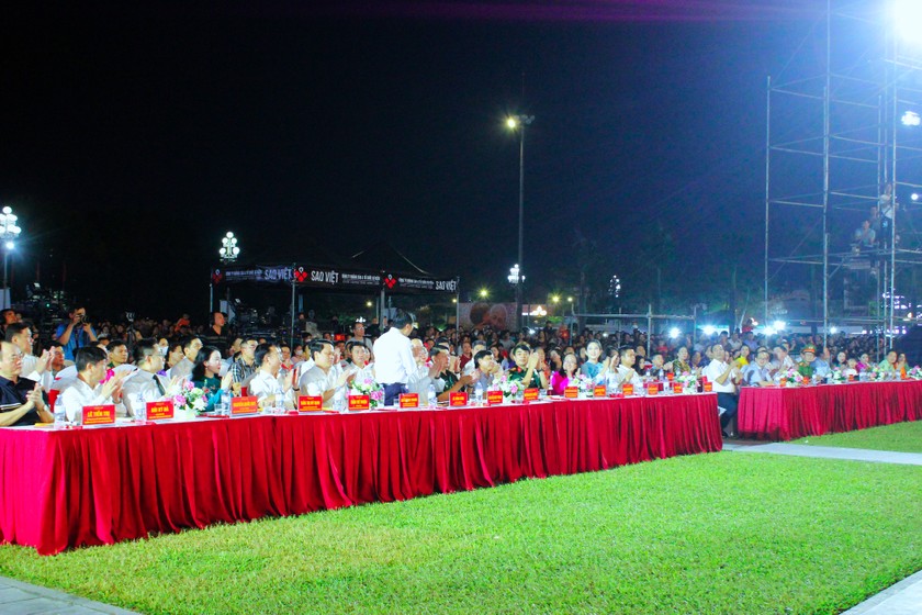 Quang cảnh buổi lễ. Ảnh: Thi&ecirc;n &Yacute;