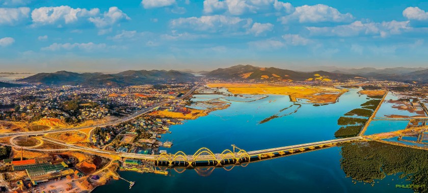C&aacute;c tuyến đường bộ, đường sắt đang được nhiều du kh&aacute;ch lựa chọn để giảm chi ph&iacute; v&agrave; c&oacute; trải nghiệm độc đ&aacute;o cho chuyến đi của m&igrave;nh. (Nguồn: T&ugrave;ng Phương)
