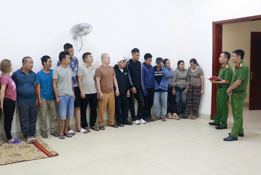 C&aacute;c đối tượng tại cơ quan c&ocirc;ng an.
