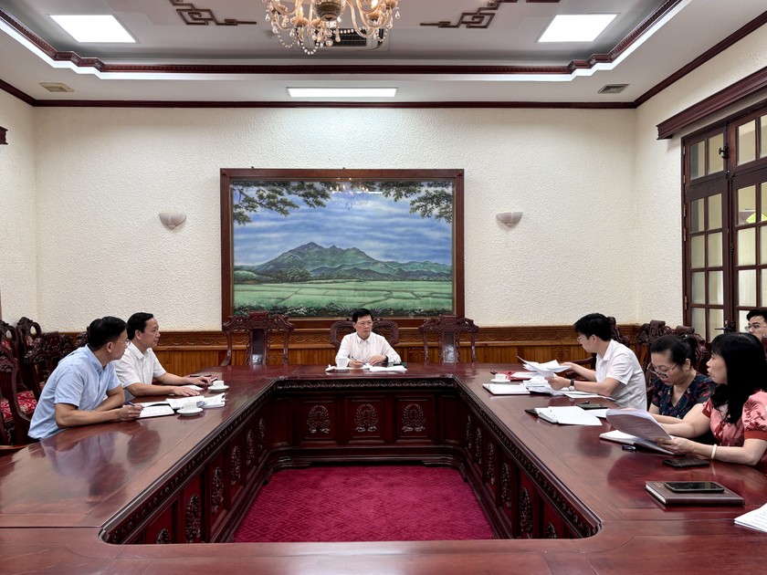 Quang cảnh cuộc họp.