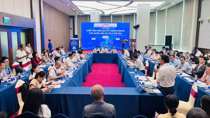 C&aacute;c đại biểu tham gia ph&aacute;t biểu tại Tọa đ&agrave;m.