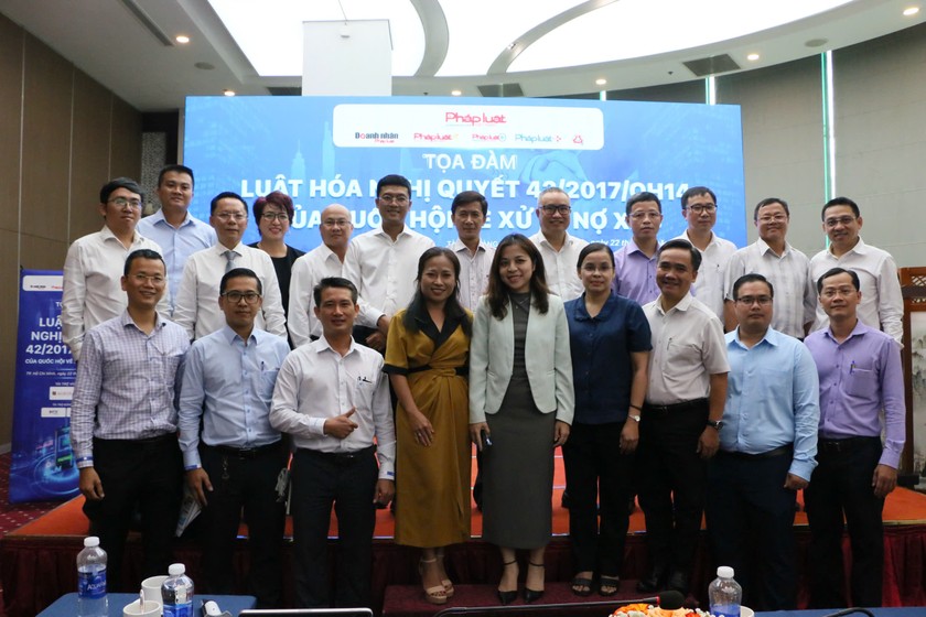 Cần tiếp tục 