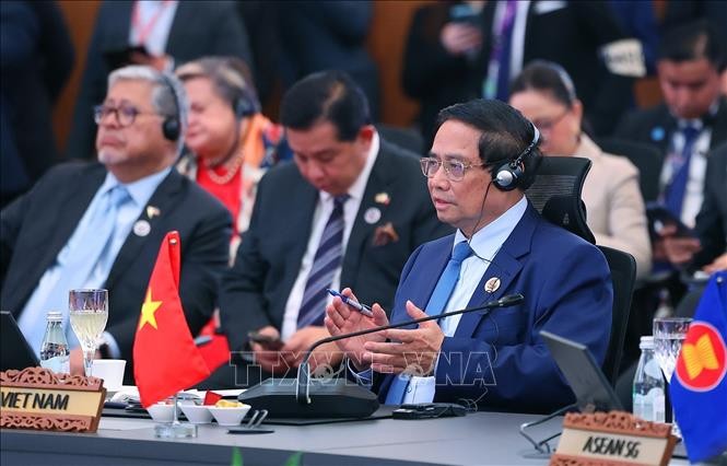 Thủ tướng Phạm Minh Ch&iacute;nh dự v&agrave; ph&aacute;t biểu tại Hội nghị Cấp cao Kinh tế ASEAN - Hội đồng Hợp t&aacute;c V&ugrave;ng Vịnh (GCC) - Trung Quốc. Ảnh: Dương Giang/TTXVN