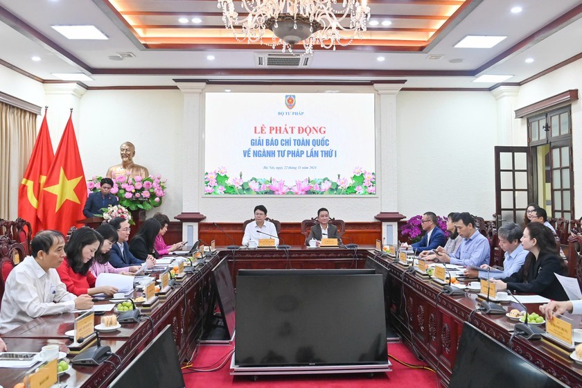 Giải b&aacute;o ch&iacute; to&agrave;n quốc về ng&agrave;nh Tư ph&aacute;p lần thứ nhất nhận được sự hưởng ứng nhiệt t&igrave;nh từ nhiều cơ quan b&aacute;o ch&iacute; tr&ecirc;n cả nước. Lễ ph&aacute;t động Giải b&aacute;o ch&iacute; được tổ chức ng&agrave;y 22/11/2024 tại H&agrave; Nội.