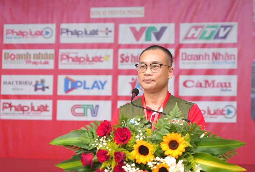 Nh&agrave; b&aacute;o Trần Ngọc H&agrave; - Ph&oacute; Tổng Bi&ecirc;n tập B&aacute;o Ph&aacute;p luật Việt Nam (Trưởng Ban tổ chức chương tr&igrave;nh) ph&aacute;t biểu tại chương tr&igrave;nh.