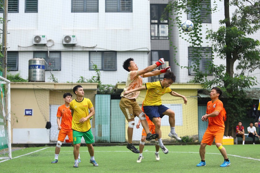Báo Pháp luật Việt Nam nhận Giải nhì Cup vàng 15 năm Dân Việt