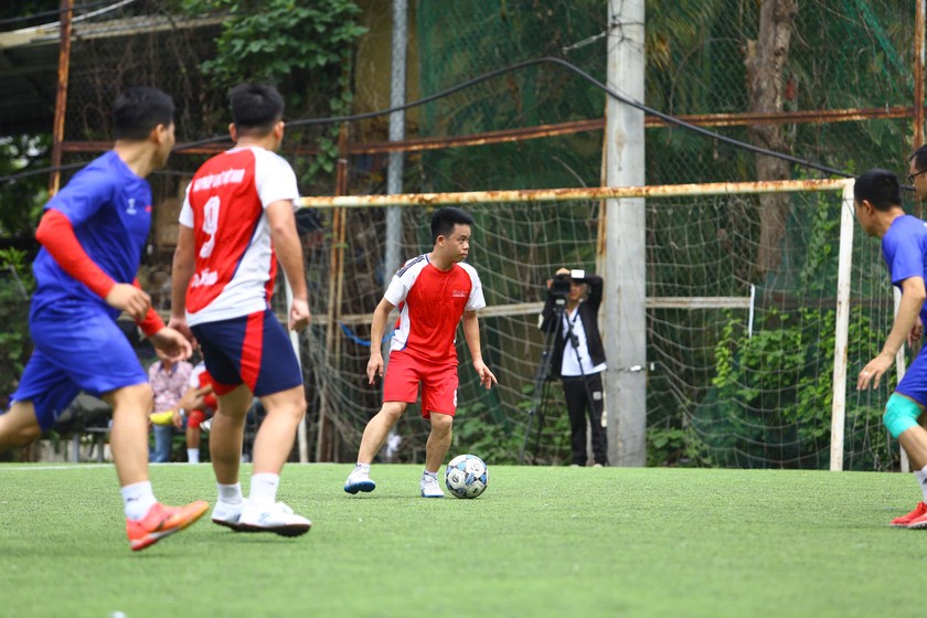 Báo Pháp luật Việt Nam nhận Giải nhì Cup vàng 15 năm Dân Việt