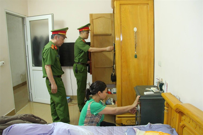 Kh&aacute;m nh&agrave; đối tượng Trần Thị Toan