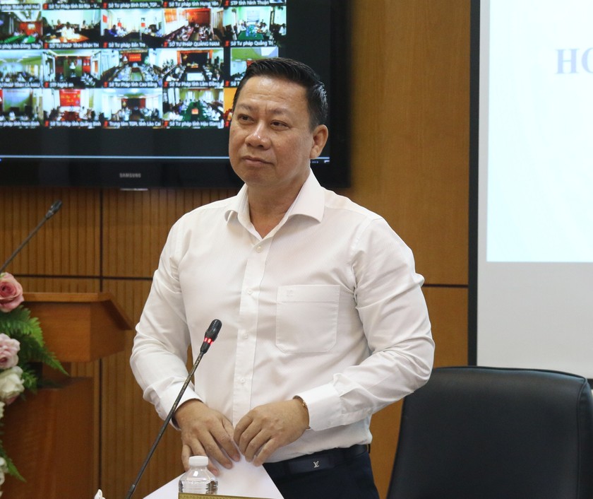 Thứ trưởng Nguyễn Thanh Ngọc ph&aacute;t biểu kết luận Tọa đ&agrave;m.