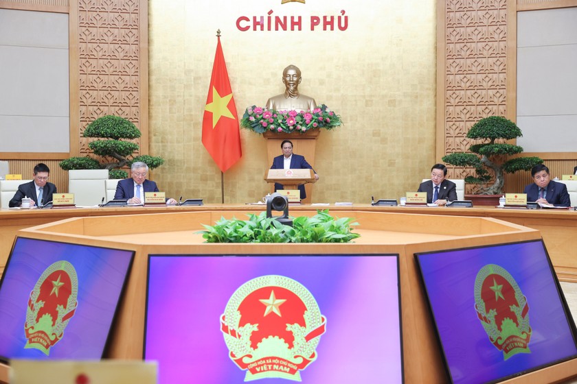 Thủ tướng Phạm Minh Ch&iacute;nh chủ tr&igrave; Phi&ecirc;n họp Ch&iacute;nh phủ thường kỳ th&aacute;ng 5/2025 ảnh 2