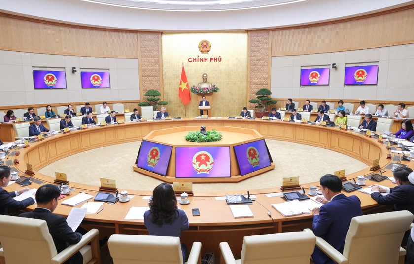 Thủ tướng Phạm Minh Ch&iacute;nh chủ tr&igrave; Phi&ecirc;n họp Ch&iacute;nh phủ thường kỳ th&aacute;ng 5/2025 ảnh 3