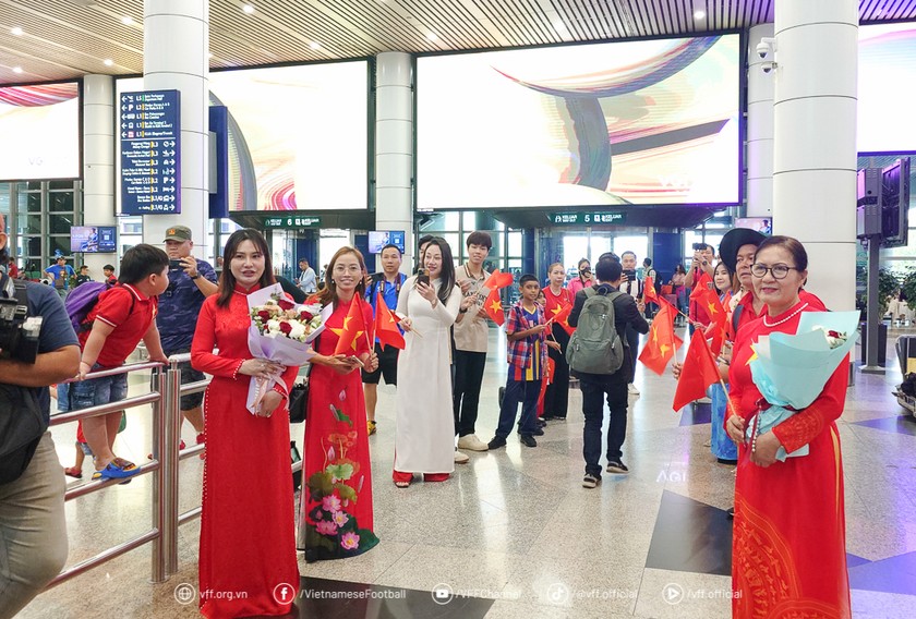 Đội tuyển Việt Nam được chào đón nồng nhiệt tại Malaysia