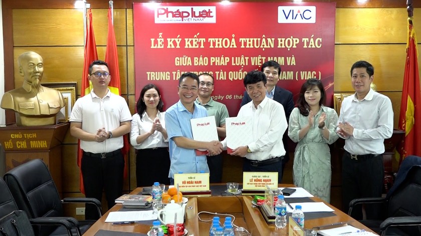 B&aacute;o Ph&aacute;p luật Việt Nam v&agrave; Trung t&acirc;m Trọng t&agrave;i Quốc tế Việt Nam (VIAC) k&yacute; kết thỏa thuận hợp t&aacute;c chiến lược.