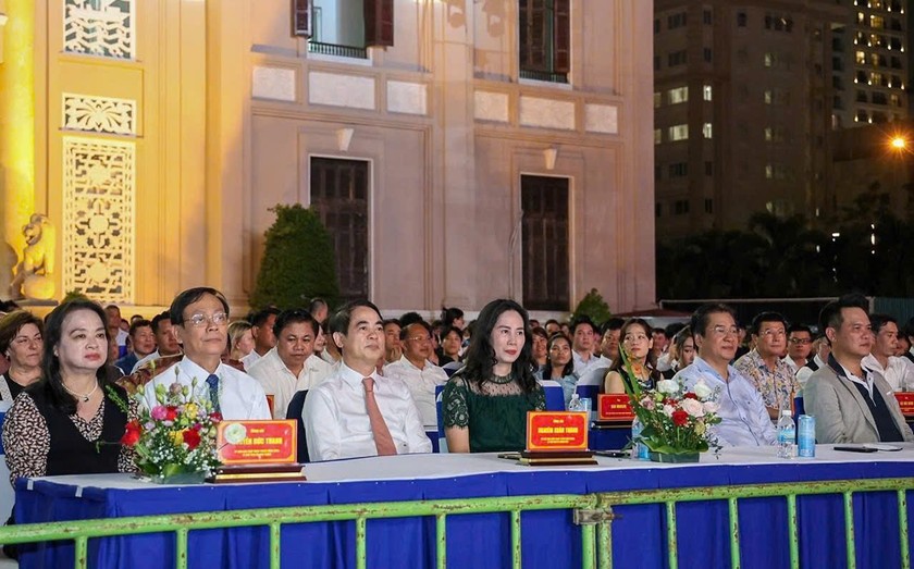 'Nha Trang Say Hi' &ndash; Lời ch&agrave;o từ th&agrave;nh phố biển ảnh 1