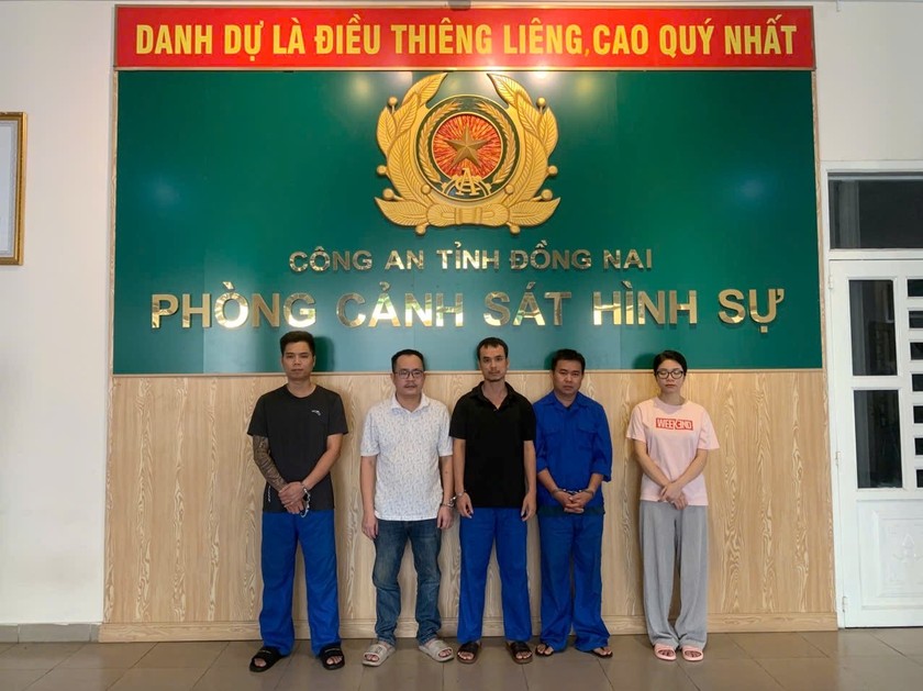 5 đối tượng bị bắt giữ. Ảnh: CACC
