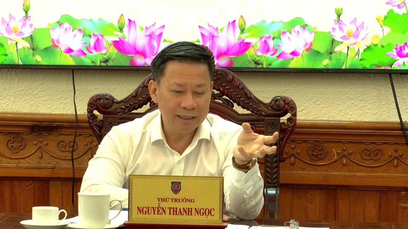 Thứ trưởng Bộ Tư ph&aacute;p Nguyễn Thanh Ngọc chỉ đạo khẩn trương x&acirc;y dựng chuy&ecirc;n mục chuy&ecirc;n đề truyền th&ocirc;ng c&aacute;c ch&iacute;nh s&aacute;ch Ph&aacute;p luật quan trọng. Ảnh: Nguyệt Anh