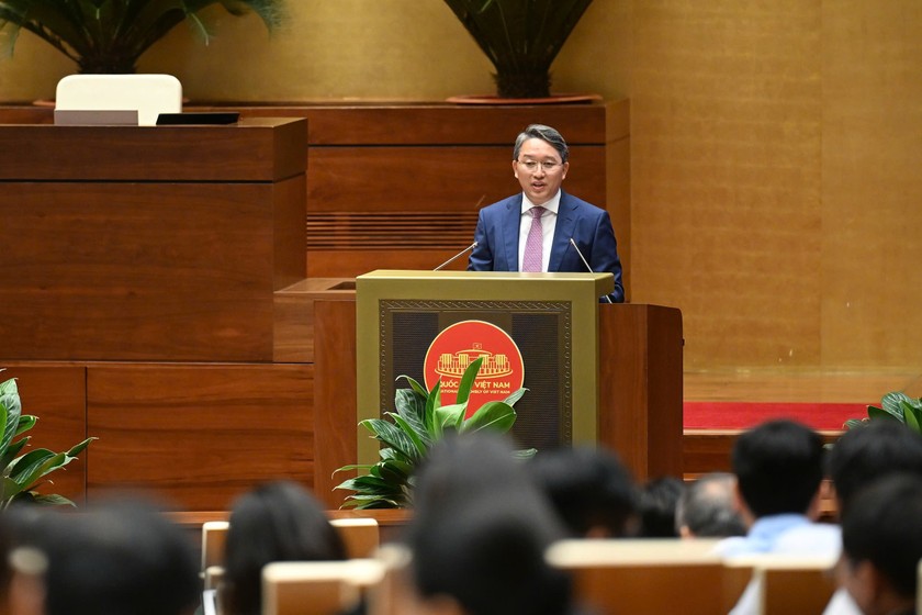 Bộ trưởng cho biết đ&atilde; ph&acirc;n ra 4 trường hợp đối với quy định về hiệu lực kh&ocirc;ng gian tại Điều 54. (Ảnh: Cổng TTĐTQH)