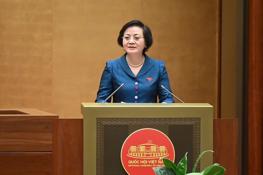Bộ trưởng Bộ Nội vụ Phạm Thị Thanh Tr&agrave; b&aacute;o c&aacute;o giải tr&igrave;nh, tiếp thu &yacute; kiến. (Ảnh: Cổng TTĐTQH)