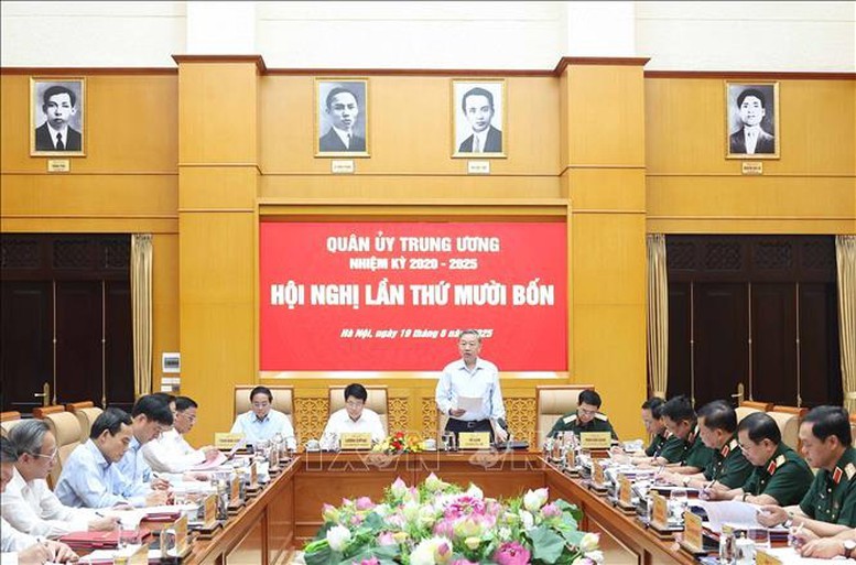 Tổng B&iacute; thư nhấn mạnh, quyết liệt trong duy tr&igrave;, củng cố, mở rộng hợp t&aacute;c quốc ph&ograve;ng tin cậy với c&aacute;c nước, c&aacute;c đối t&aacute;c; ưu ti&ecirc;n c&aacute;c nước l&aacute;ng giềng, c&aacute;c nước trong khu vực, c&aacute;c nước lớn, c&aacute;c đối t&aacute;c chiến lược, đối t&aacute;c to&agrave;n diện v&agrave; c&aacute;c nước bạn b&egrave; truyền thống, x&acirc;y dựng, củng cố l&ograve;ng tin chiến lược, bảo đảm cao nhất lợi &iacute;ch quốc gia - d&acirc;n tộc - Ảnh: TTXVN