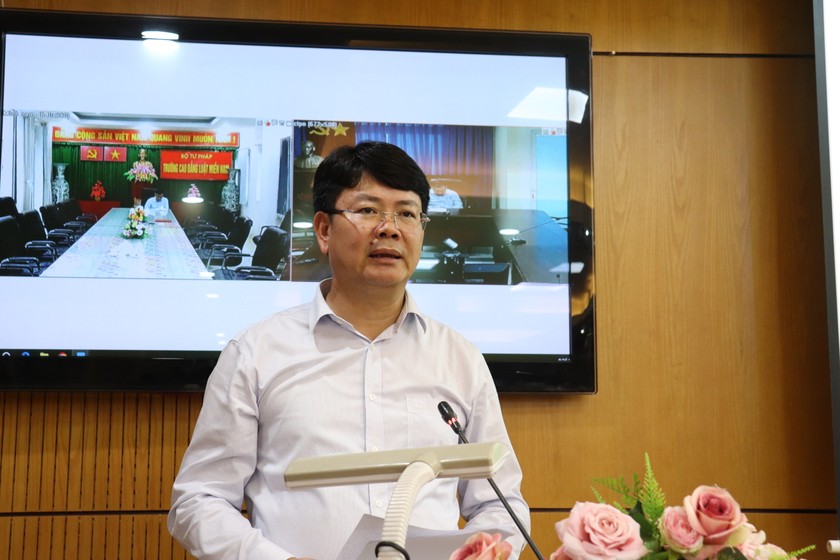 Thứ trưởng Nguyễn Thanh Tịnh, Ph&oacute; B&iacute; thư Thường trực Đảng ủy Bộ ph&aacute;t biểu chỉ đạo Hội nghị. (Ảnh: PV)