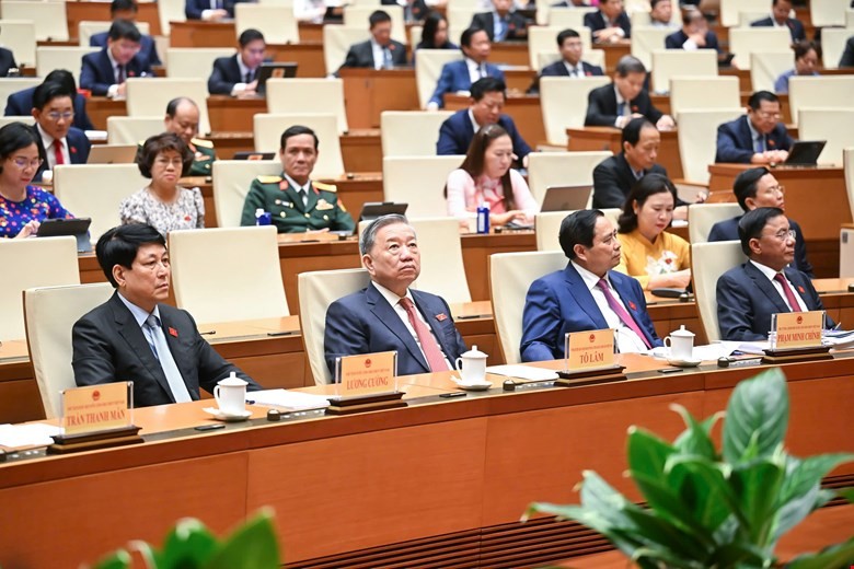 Tổng B&iacute; thư T&ocirc; L&acirc;m, Chủ tịch nước Lương Cường, Thủ tướng Phạm Minh Ch&iacute;nh tham dự phi&ecirc;n họp.