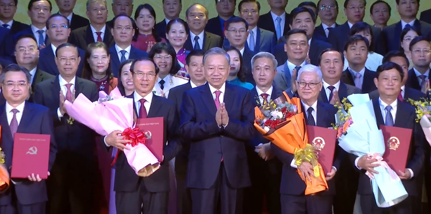 Tổng B&iacute; thư T&ocirc; L&acirc;m dự Lễ c&ocirc;ng bố c&aacute;c Nghị quyết, Quyết định th&agrave;nh lập TP Hồ Ch&iacute; Minh.