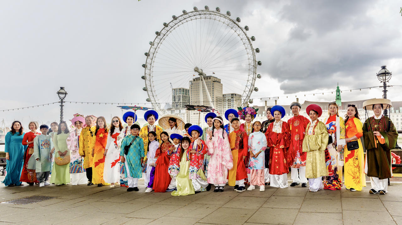 Sự kiện &ldquo;Việt phục bộ h&agrave;nh London&rdquo;. Ảnh: Andrea.