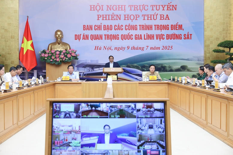 Thủ tướng nhấn mạnh c&aacute;c bộ, ng&agrave;nh, địa phương cần tập trung tối đa nguồn lực, th&aacute;o gỡ mọi n&uacute;t thắt, điểm nghẽn, vượt qua kh&oacute; khăn, th&aacute;ch thức để ho&agrave;n th&agrave;nh c&aacute;c nhiệm vụ được giao - Ảnh: VGP/Nhật Bắc